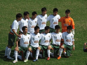 固い守備で1点を守った青森山田イレブン