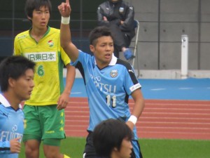 見事な先制のミドルシュートを決めた瀬川