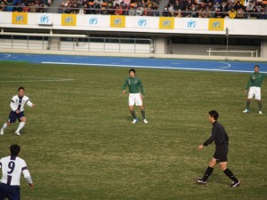 CBの小松崎、足首を捻り、心配されたが最後まで野洲の攻撃を抑えた